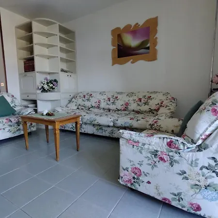 Casa Clivia - 3 Bedroom With View شقة ستريزا