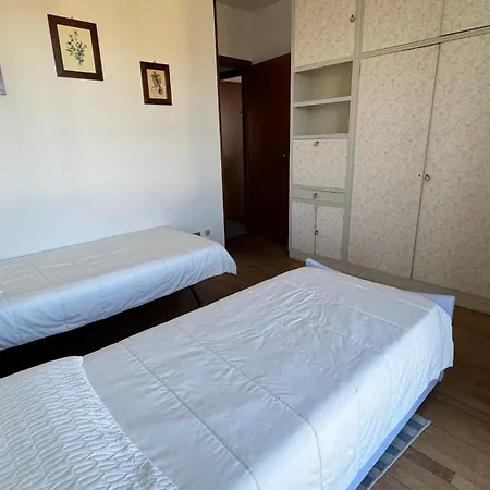 Casa Clivia - 3 Bedroom With View Apartment *